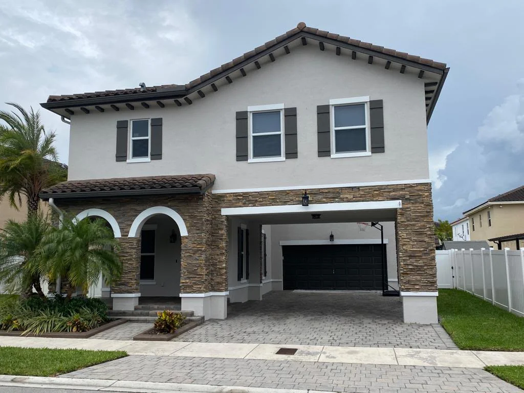 Miami residential exterior with carefully defined architectural details